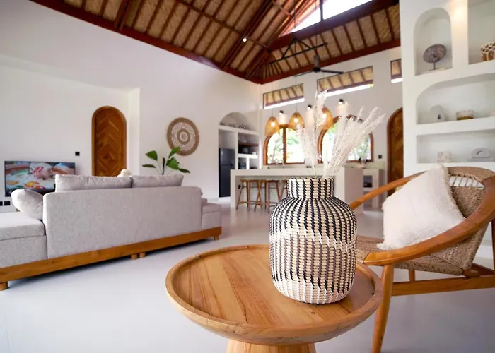 Ferienhaus Nagaia - Private Pool, Rooftop & Agung Views Amed