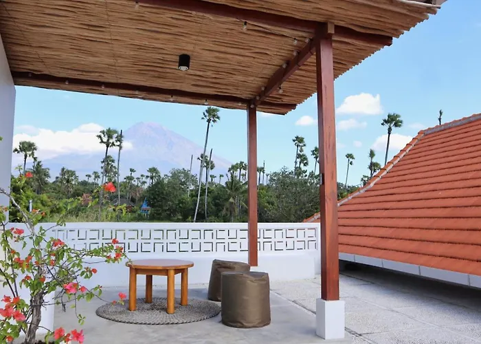 Nagaia - Private Pool, Rooftop & Agung Views Ferienhaus Amed